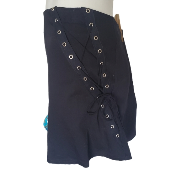 Y2K asymetrical skirt - Picture 4 of 9